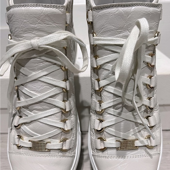 BALENCIAGA WOMEN'S SNEAKER SIZE 8- white - Picture 3 of 6